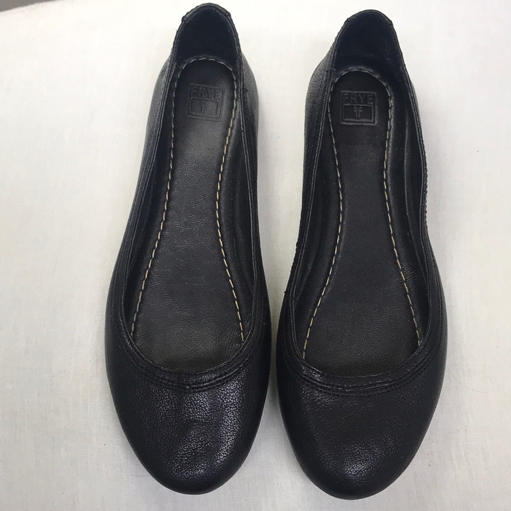 Frye Carson ballet black leather